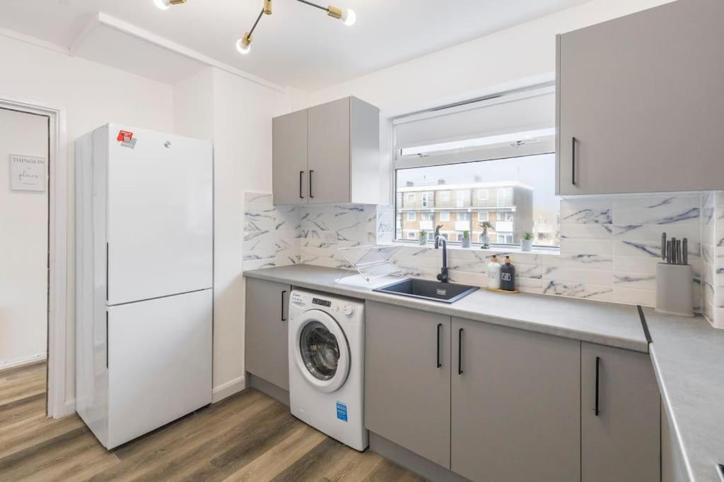 Shard View 2Br Next Tower Bridge Apartment Londra Exterior foto