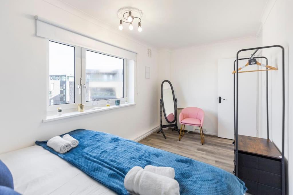 Shard View 2Br Next Tower Bridge Apartment Londra Exterior foto