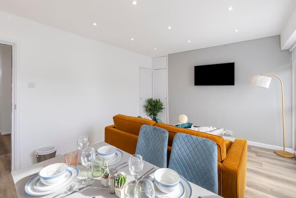 Shard View 2Br Next Tower Bridge Apartment Londra Exterior foto